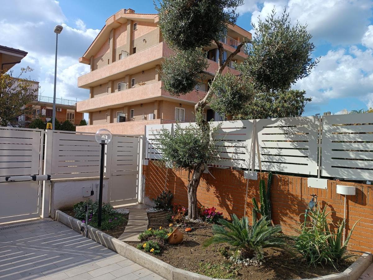 Touch&Go - Stanza Privata Con Servizi Ciampino Exteriör bild