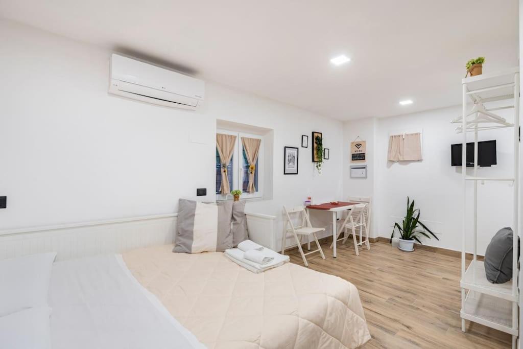 Touch&Go - Stanza Privata Con Servizi Ciampino Exteriör bild