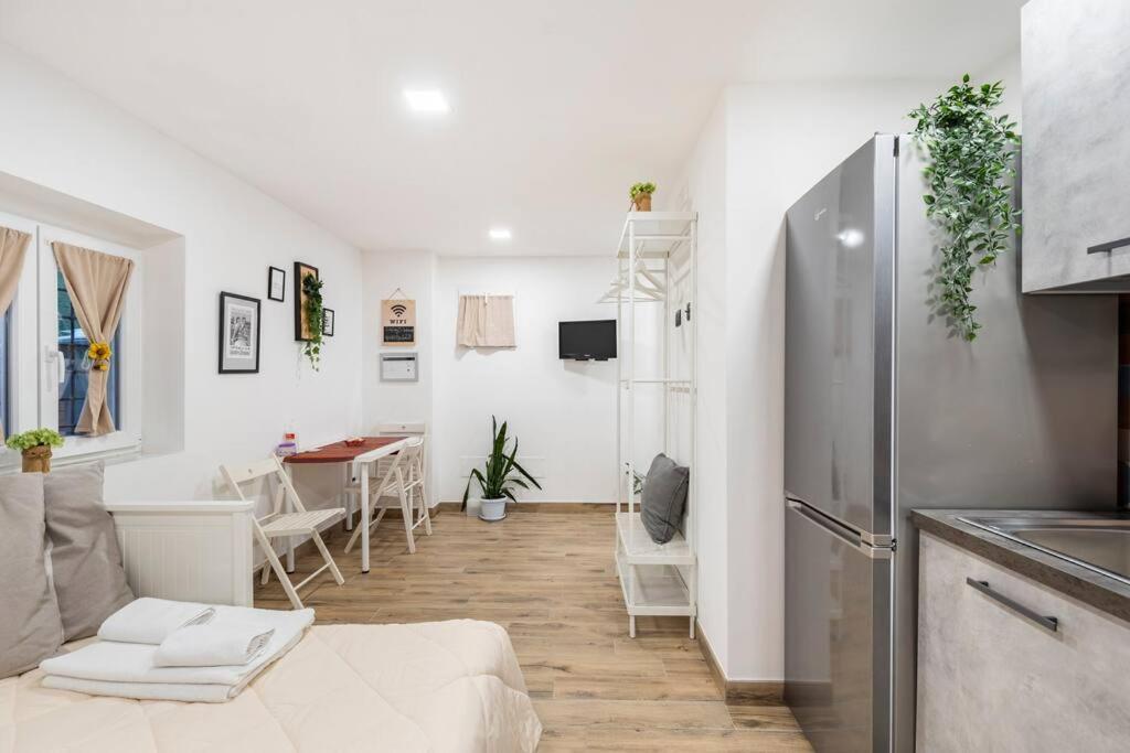 Touch&Go - Stanza Privata Con Servizi Ciampino Exteriör bild